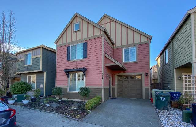 3 Bedroom 2.5 Bathroom House with Bonus Room ~ Garage, A/C, includes Washer and Dryer ~ Close to Nike, Intel, Tektronix! photos photos