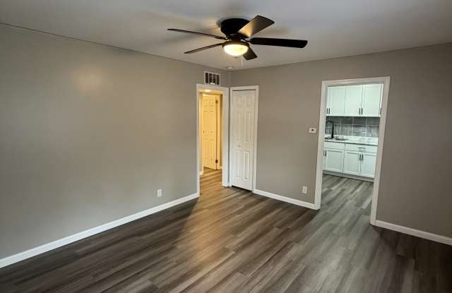 1402 East Michigan Avenue - Gallery 3