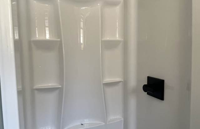 1301 Strong Avenue Unit 4 Gallery 2