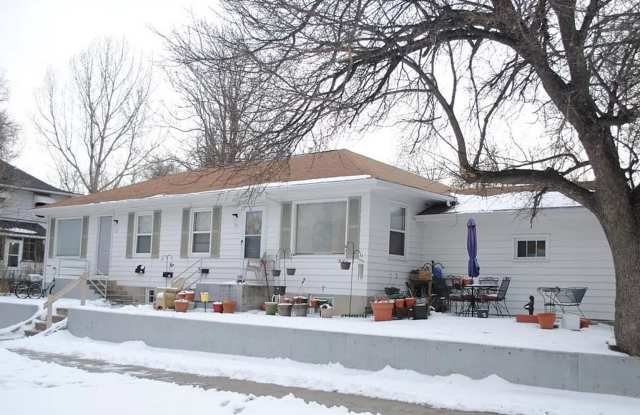 Adorable 2 story 2 bedroom! Pre-leasing for June!! photos photos