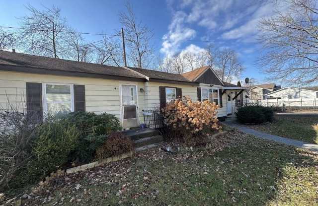 98 Point Breeze Road - 98 Point Breeze Road, Saratoga County, NY 12866