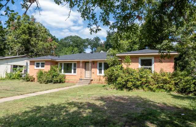 Location!! Deep in the heart of Tyler! photos photos