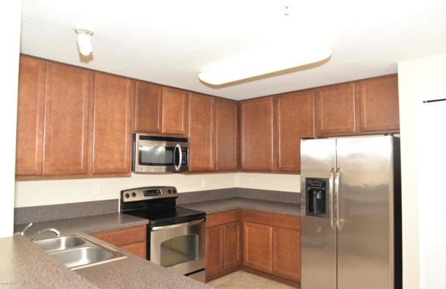 2221 GOLDEN LAKE LOOP Gallery 2