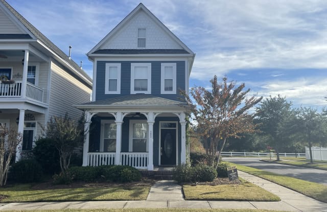 131 Hyacinth St - 131 Hyacinth Street, Summerville, SC 29483