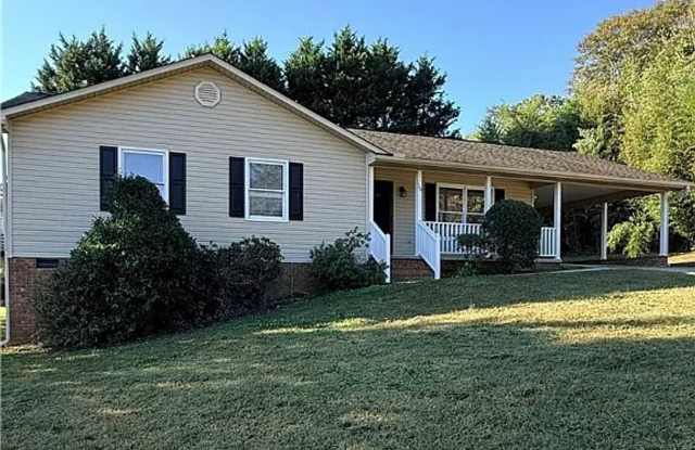 Newly Renovated 3 Bedroom 2 Bathroom Home In Clemson photos photos