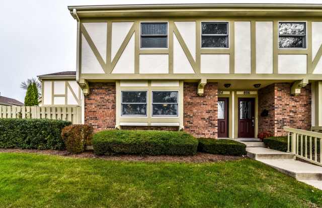 804 E Hillside Ave Barrington, IL 60010 - 804 East Hillside Avenue, Barrington, IL 60010
