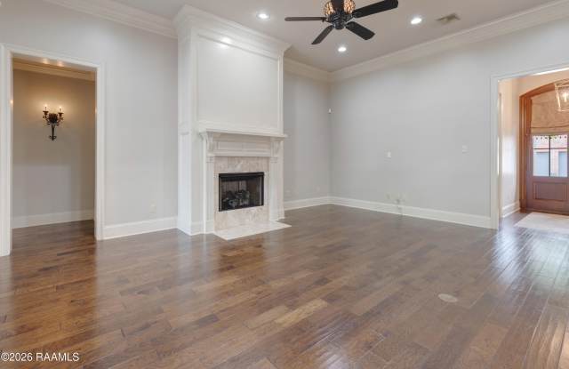 100 Andrews Corner Gallery 4