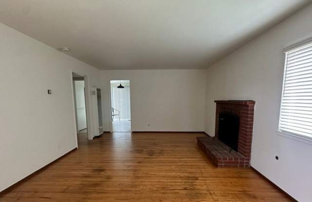 Coastal Living 3 bedroom home in the heart of Rio Del Mar in Aptos! Gallery 4
