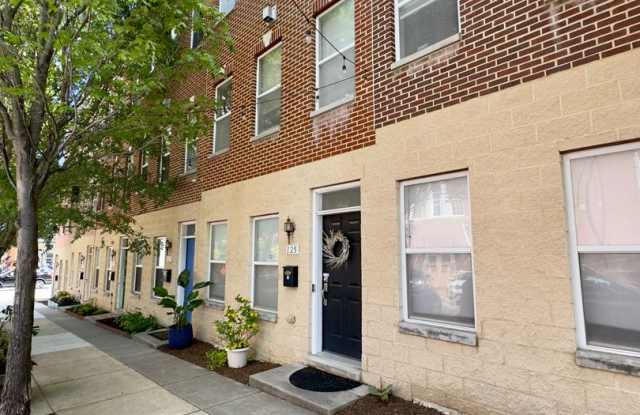Charming 2 Bedroom/2 Bathroom Townhome near Patterson Park, Baltimore, MD! photos photos