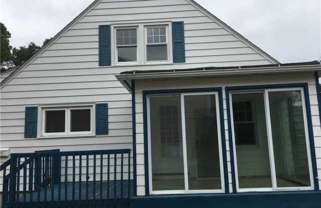 124 Southington Avenue Gallery 2