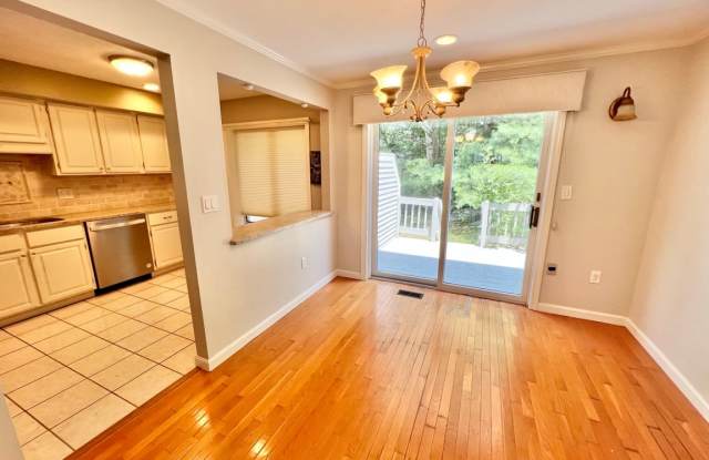 302 Foxwood Circle Gallery 4