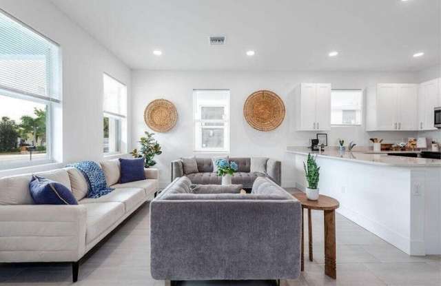 2671 Hiawatha Avenue photos photos