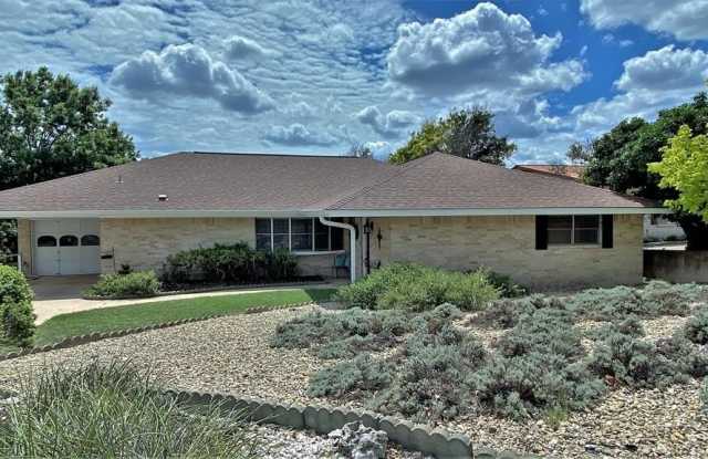 216 Loma Vista Dr Gallery 1