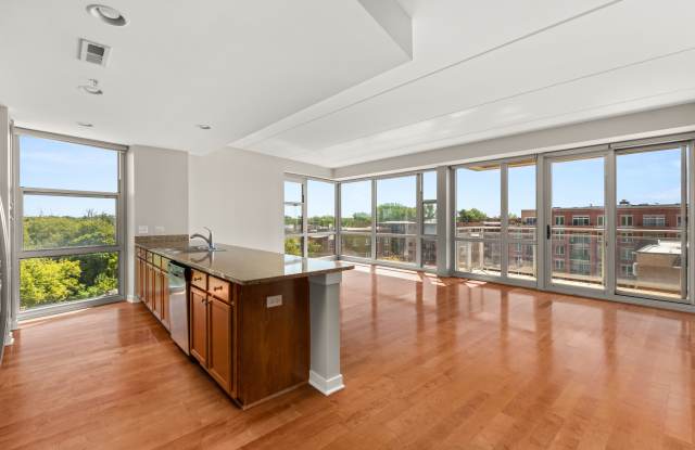 Kingston Pointe Apartments Gallery 2