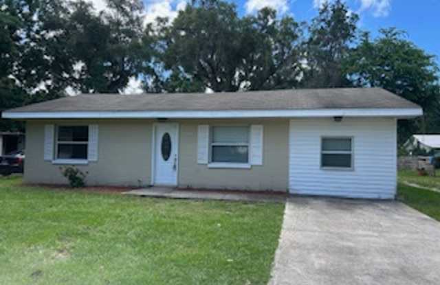3 bed 1 bath fenced backyard- pet friendly! photos photos