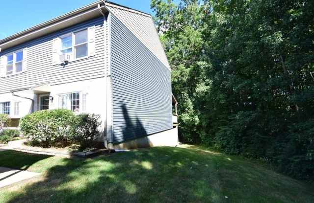 Woods Edge 2-Bedroom Townhome! photos photos