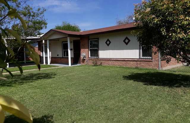 5055 CREEKMOOR DR - 5055 Creekmoor Drive, San Antonio, TX 78220