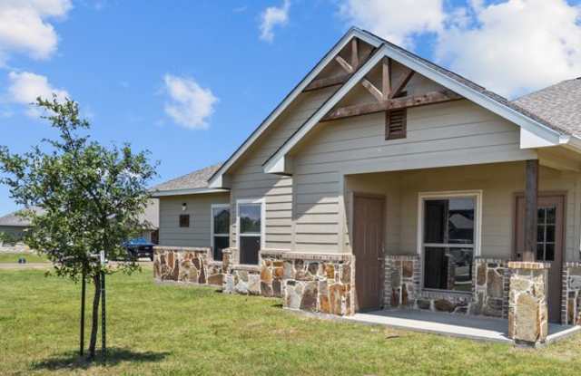 101 Pharm Hls - 101 Pharm Hills, Henderson County, TX 75147