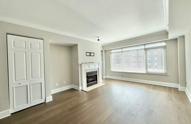 Stunning 1BD, 1.5BA Downtown Raleigh Condo Within Walking Distance to All Glenwood Ave. Has to Offer! photos photos