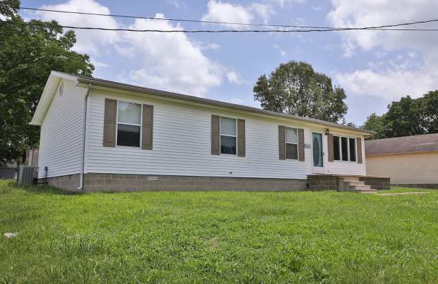 Desirable 4 Bed, 2 Bath House in Martin, TN! photos photos Desirable 4 Bed, 2 Bath House in Martin, TN! photos photos