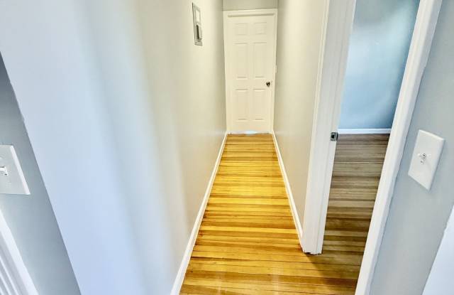 39 Pawtucket Street Gallery 4