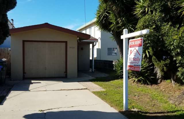 3-Bed, 1.5-Bath House w/1-Car Garage, Close to Commissary photos photos