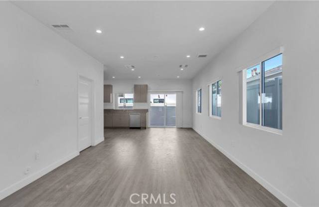 7733 Craner Avenue Gallery 4