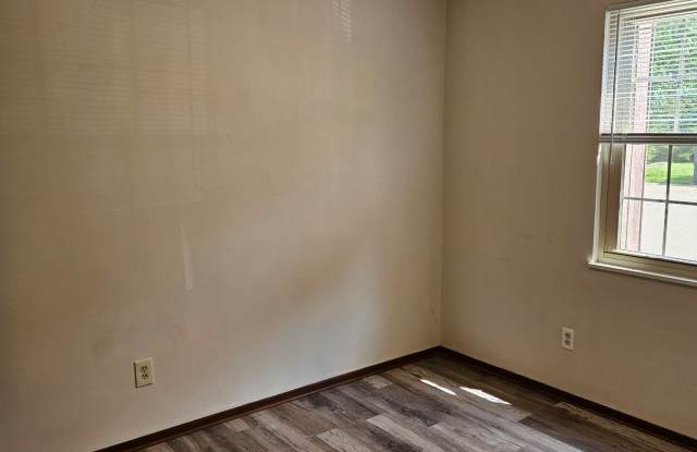 2128 Tanglewood Avenue Gallery 4