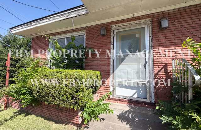 900 E 6th Ave, Unit 2 - Cozy 2 Bedroom, 1 Bathroom Home in Corsicana, TX! Gallery 3