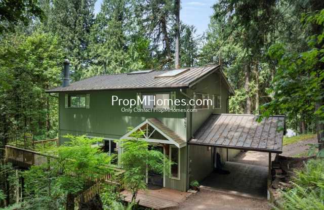 Rare Home Find - Forest Setting Right Outside of Sherwood! Gallery 1