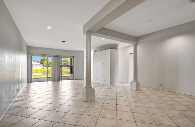 4688 Manderly Drive Gallery 4