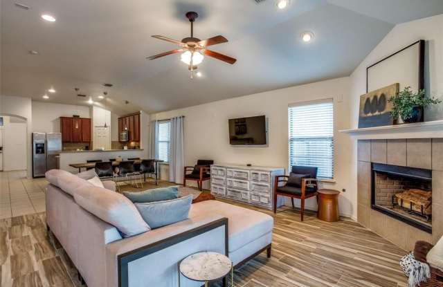 609 Cunningham Drive - 609 Cunningham Drive, Arlington, TX 76002
