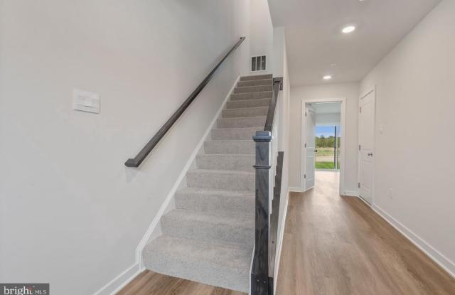 7518 DAYBREAK Drive Gallery 2
