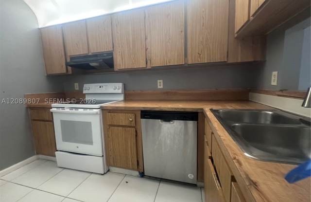 821 Twin Lakes Dr Gallery 4