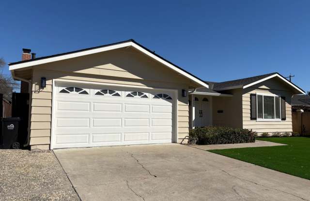 Updated 4 BR | 2 BA Willow Glen Home Gallery 3