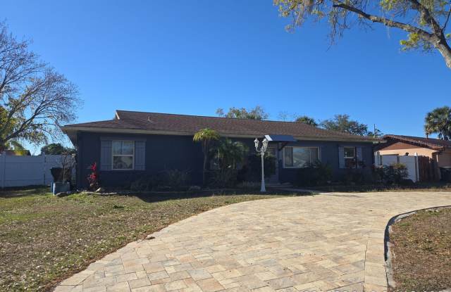 Four bedroom home in SOUTHWOOD HILLS photos photos