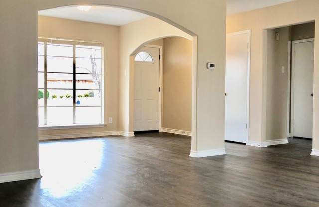 3620 Flamingo Lane Gallery 4