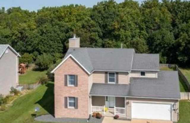 Charming 4BR, 2 and 1/2 Bath House in Dunlap Gallery 1
