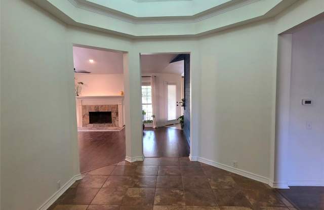207 Julian Drive Gallery 3