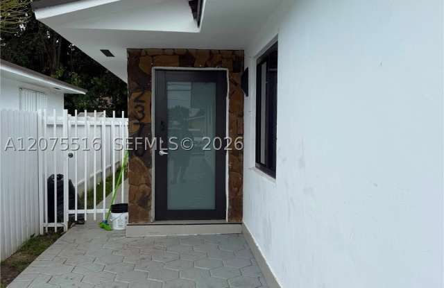 2370 NW 33rd St photos photos