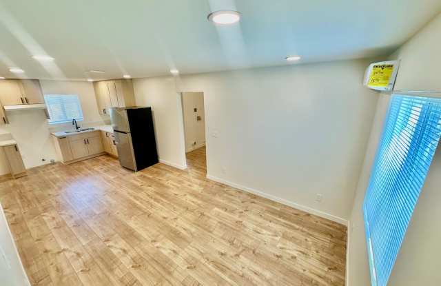 Hazard Ave. 1412 1/2 Gallery 1