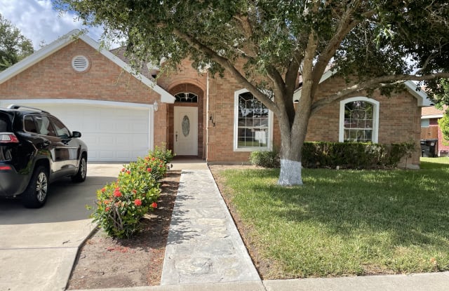 813 Valley Trace Drive - 813 Valley Trace Drive, Weslaco, TX 78599
