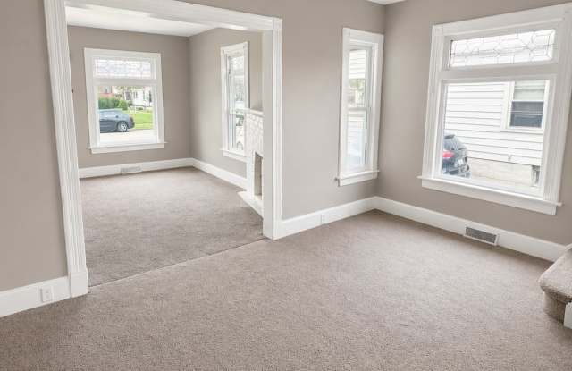 8 Roosevelt Ave photos photos