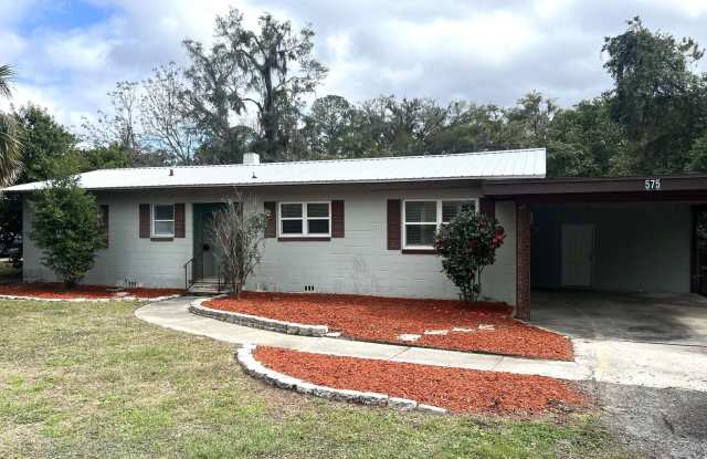 575 NW GWEN LAKE photos photos