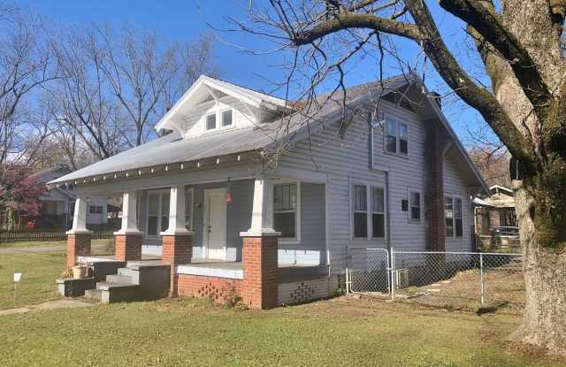 3 Bedrooms 1 Bath Gallery 2