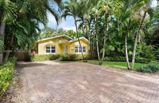 2465 Inagua Ave photos photos