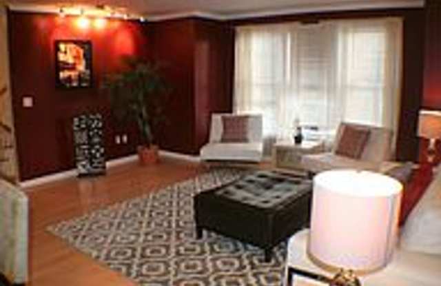 Spacious 3 bedroom 2.5 bath in Squirrel Hill! photos photos