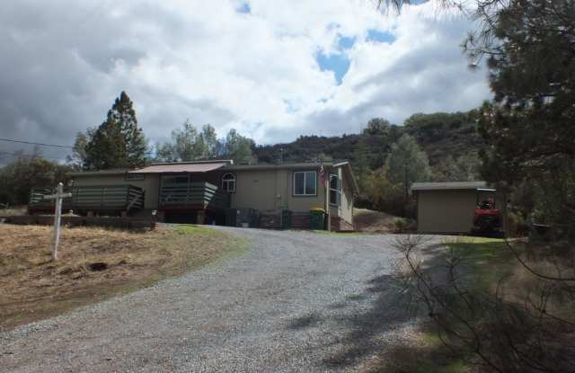 Rescue Retreat 1700 sf 2/2 with workshop - 1050 Donkey Lane, El Dorado County, CA 95672