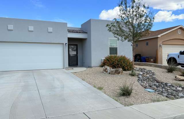 Modern comfort in Del Rey Estates photos photos