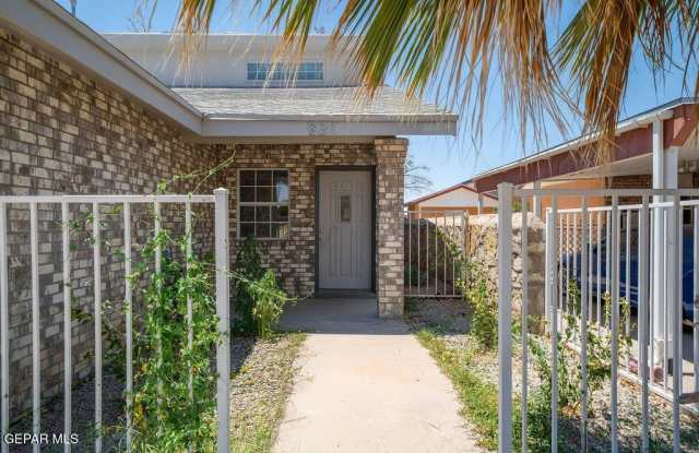 821 Los Lagos Way Gallery 2